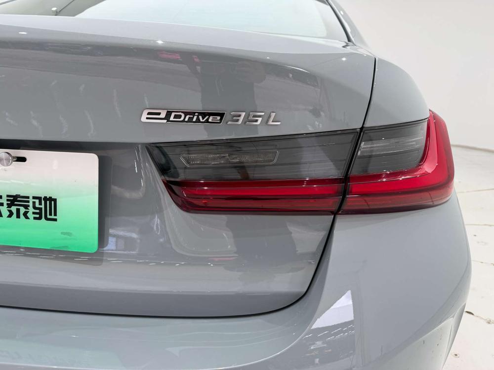 BMW i3 2026 модификация eDrive35L – фото 12