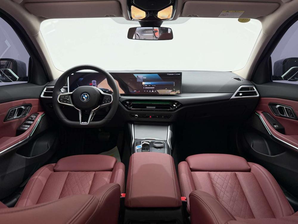 BMW i3 2026 модификация eDrive35L – фото 16