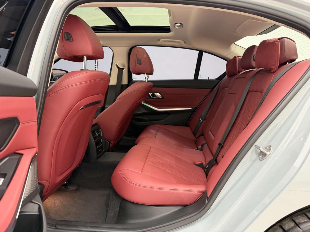 BMW i3 2026 модификация eDrive35L – фото 21
