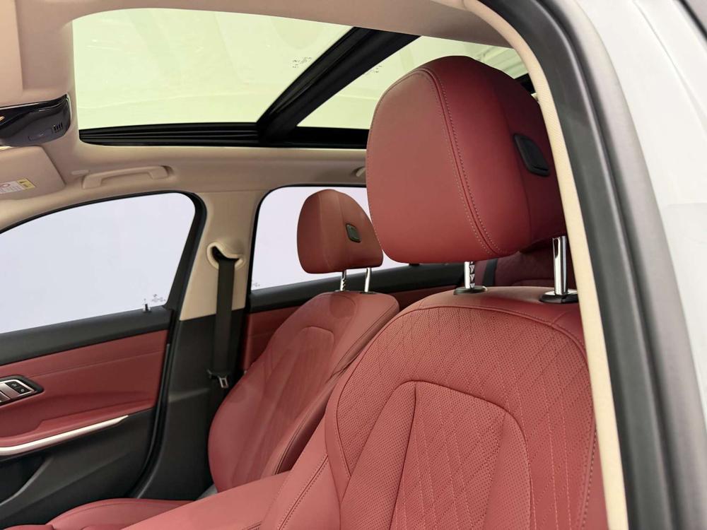 BMW i3 2026 модификация eDrive35L – фото 22
