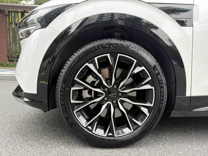 ZEEKR 7X 2025 Model 75kWh Rear Drive Smart Driving Edition – фото 6