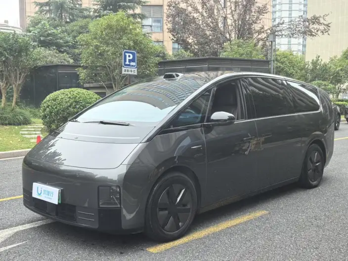 Li Auto MEGA 2024 Model Ultra Edition – фото 1