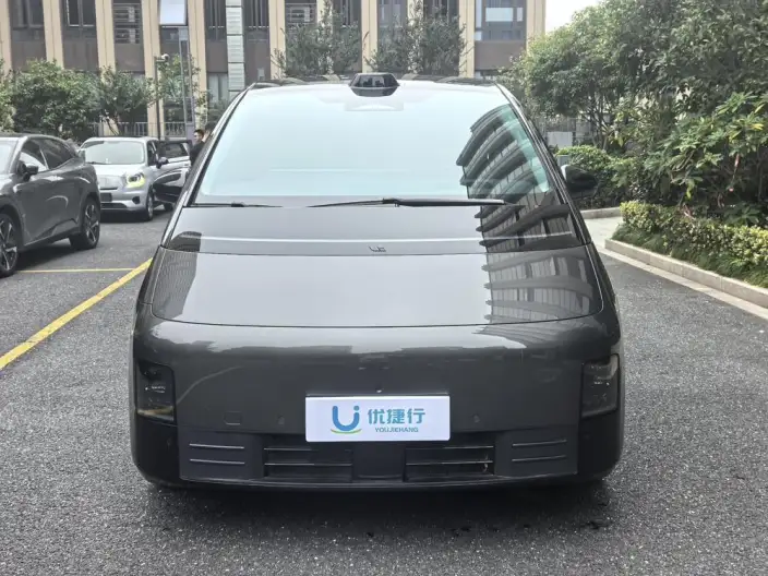 Li Auto MEGA 2024 Model Ultra Edition – фото 2
