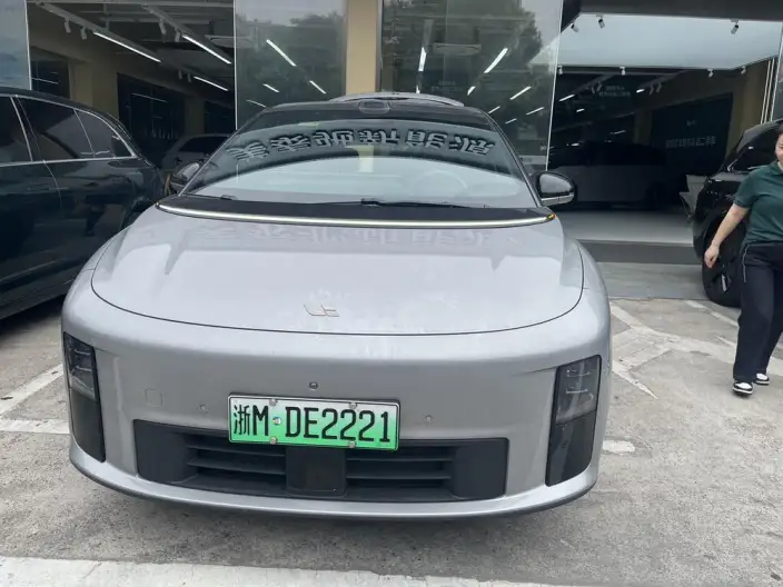 Li Auto i6 2025 Model 2WD Standard Edition – фото 2