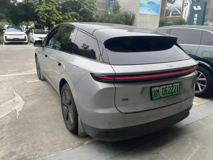 Li Auto i6 2025 Model 2WD Standard Edition – фото 4