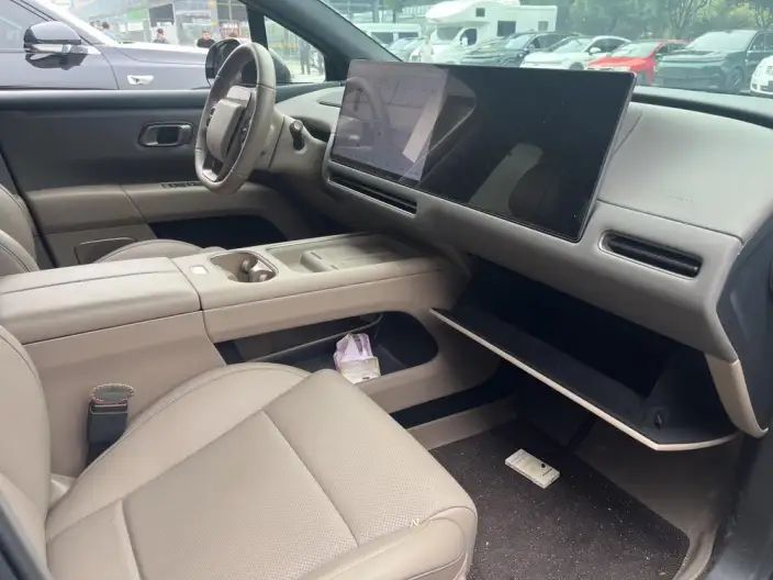 Li Auto i6 2025 Model 2WD Standard Edition – фото 10