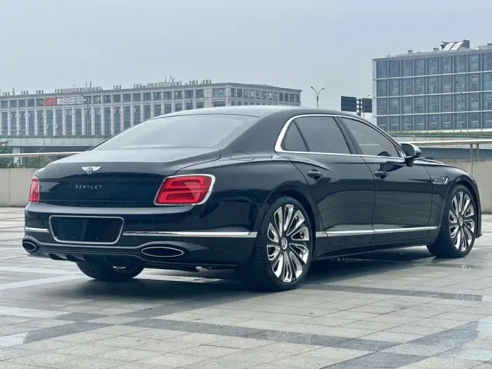 Bentley Flying Spur 2025 Model 4.0T V8 Mulliner – фото 6