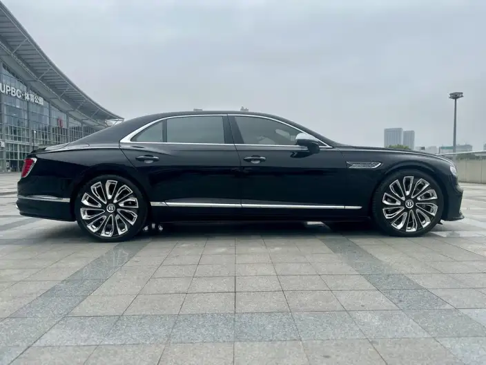 Bentley Flying Spur 2025 Model 4.0T V8 Mulliner – фото 7