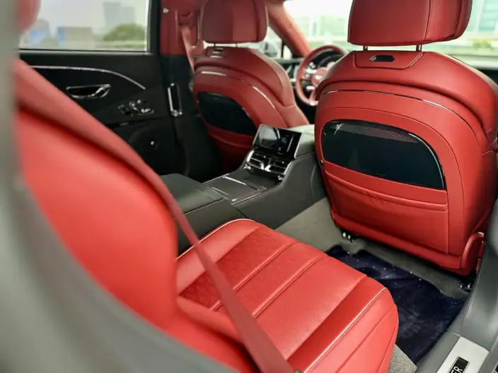 Bentley Flying Spur 2025 Model 4.0T V8 Mulliner – фото 9
