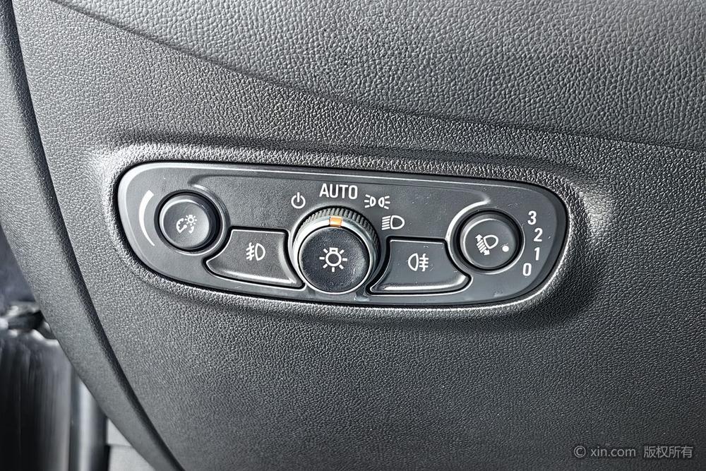 Chevrolet Equinox Модель 2018 года RS 550T автоматическое 4WD Explore Edition – фото 13
