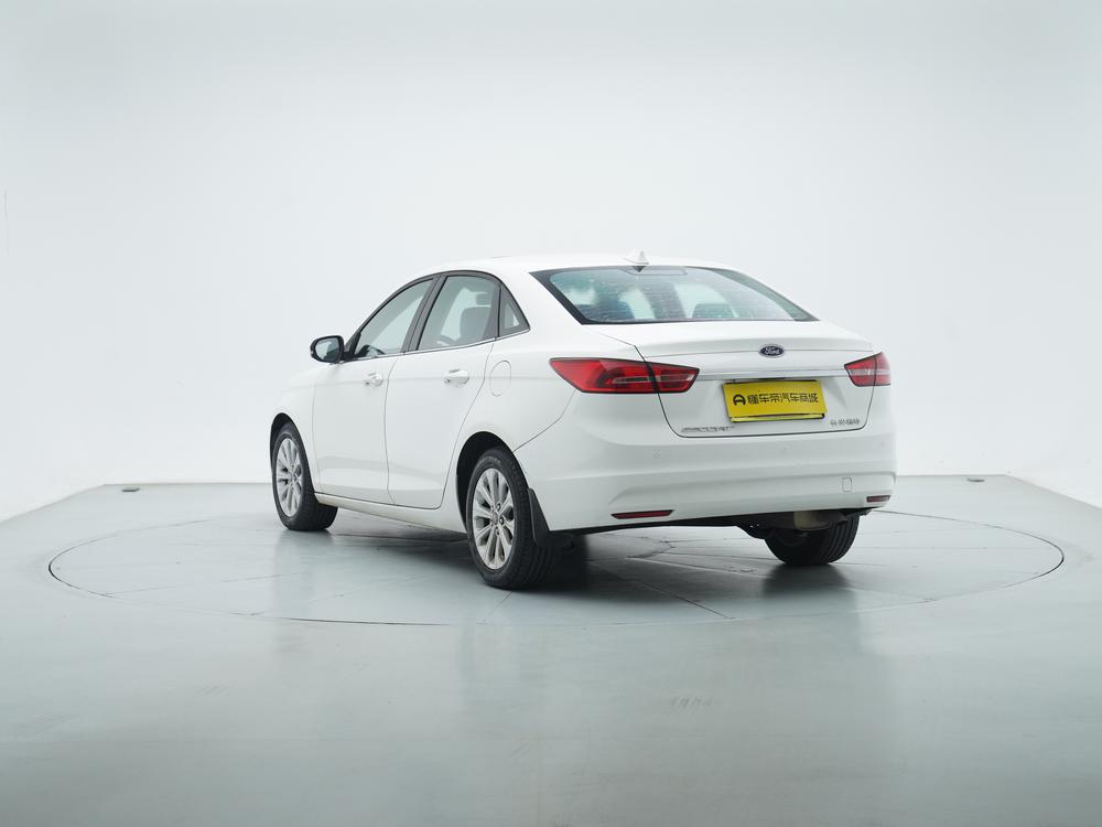 Ford Escort 2015 1.5L Automatic Fashion – фото 5