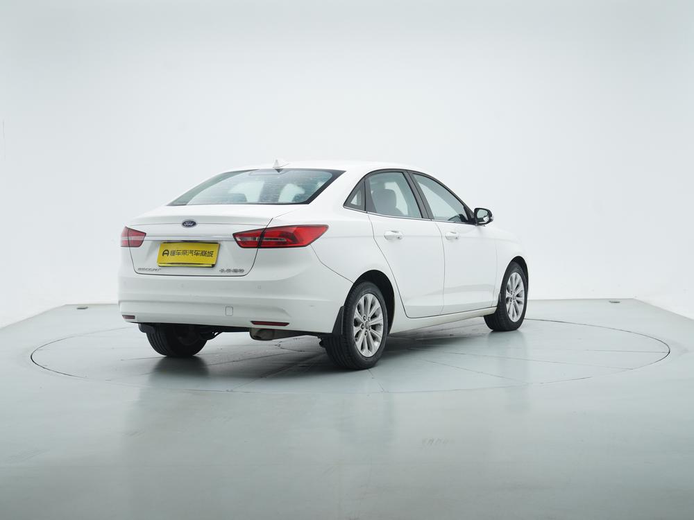 Ford Escort 2015 1.5L Automatic Fashion – фото 7