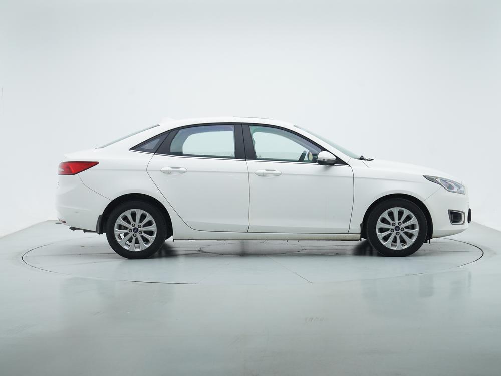 Ford Escort 2015 1.5L Automatic Fashion – фото 8
