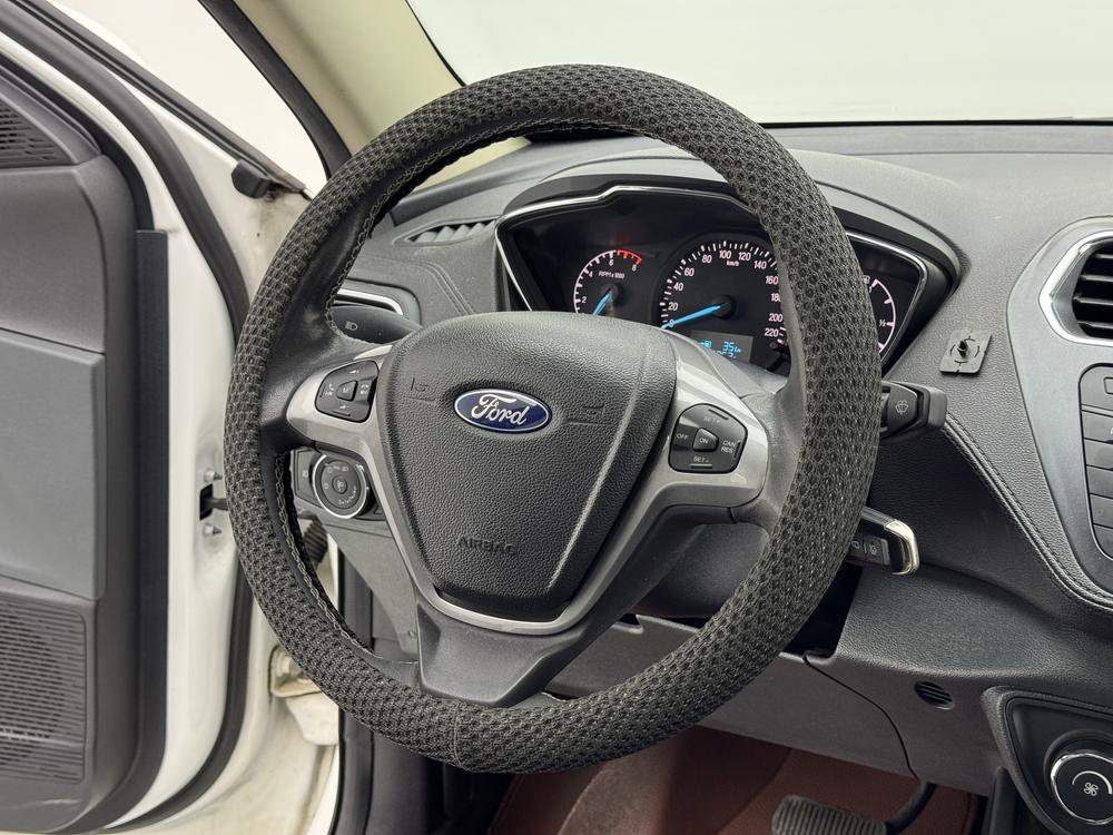 Ford Escort 2015 1.5L Automatic Fashion – фото 17