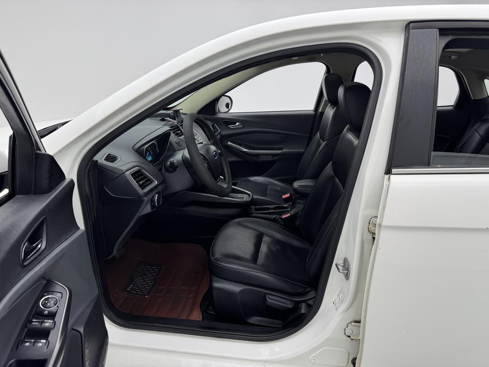 Ford Escort 2015 1.5L Automatic Fashion – фото 20