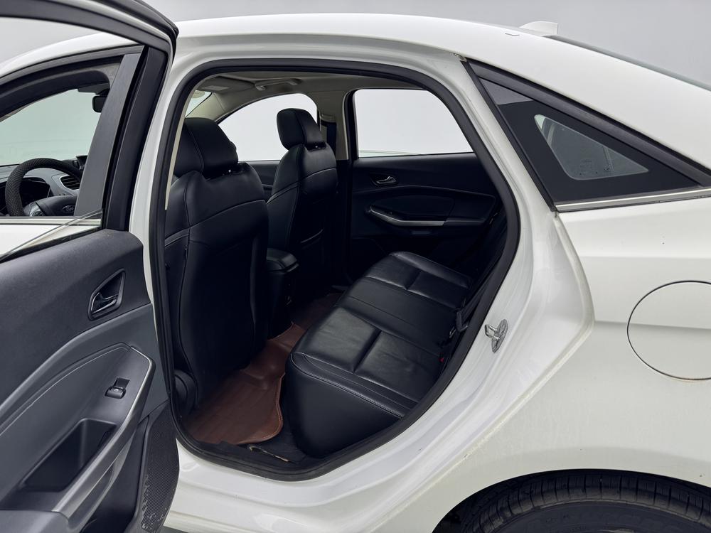 Ford Escort 2015 1.5L Automatic Fashion – фото 23