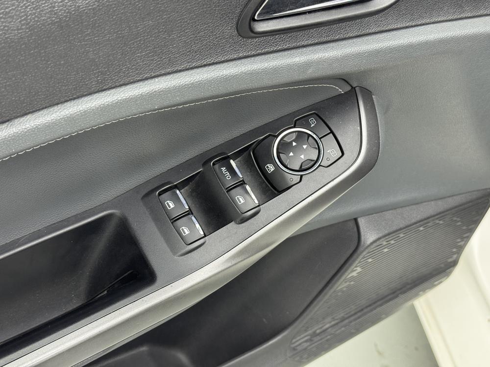 Ford Escort 2015 1.5L Automatic Fashion – фото 27