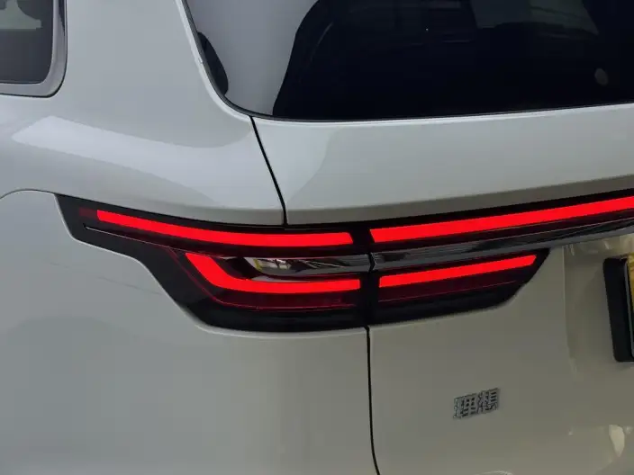 Li Auto ONE 2021 Model Extended Range 6 seat Edition – фото 13