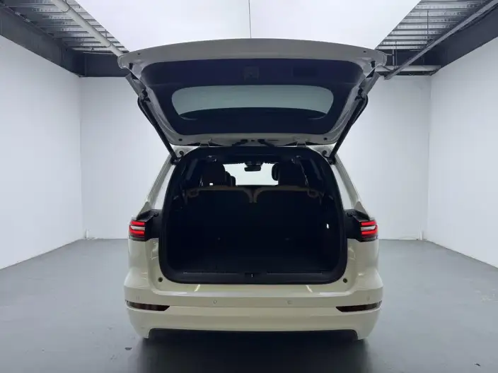 Li Auto ONE 2021 Model Extended Range 6 seat Edition – фото 20