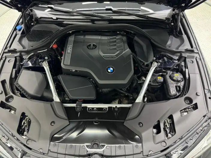 BMW 5 Series 2022 Model 530Li Leading Model M Sports Set – фото 9