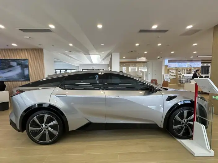 TOYOTA bZ5 2025 Model 550 PRO Zhixing Edition – фото 8