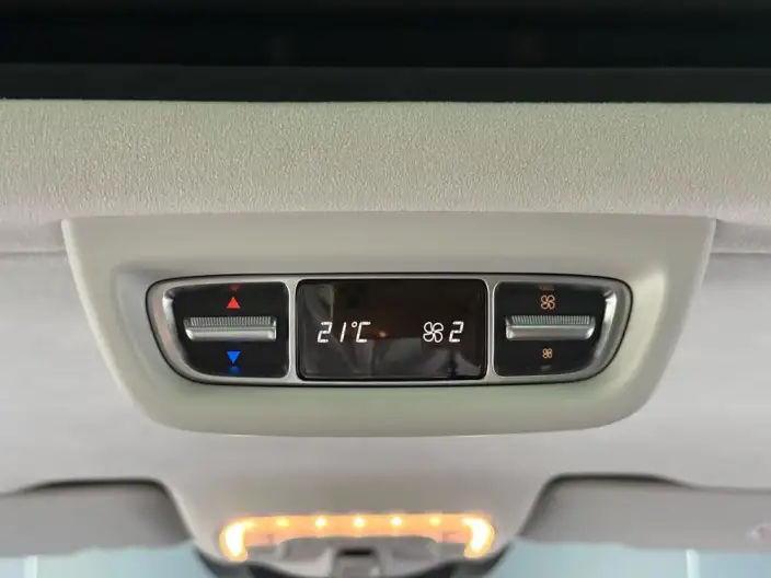 Mercedes-Benz V-Class 2022 Model V 260 L Long wheelbase Deluxe Edition – фото 9