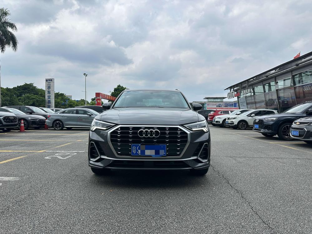 AUDI Q3 2022 40 TFSI Stylish Dynamic