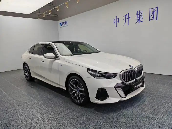 BMW i5 2024 Model eDrive35L Exclusive Model M Sports Set – фото 3