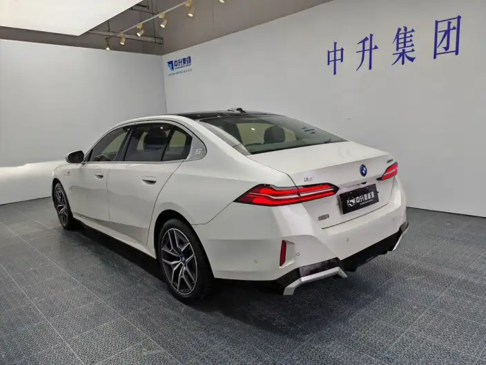 BMW i5 2024 Model eDrive35L Exclusive Model M Sports Set – фото 5