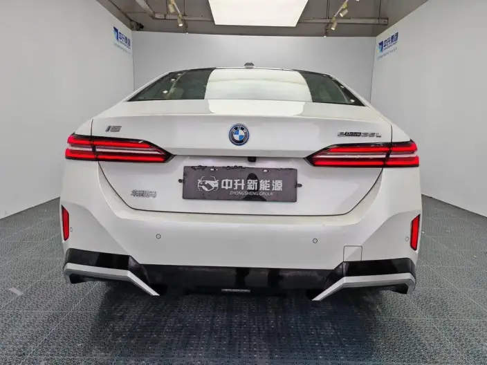 BMW i5 2024 Model eDrive35L Exclusive Model M Sports Set – фото 6