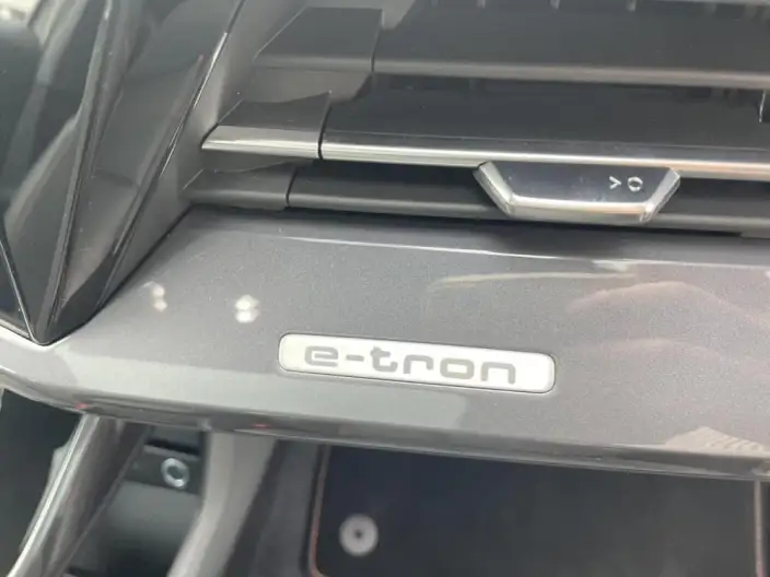 Audi Q4 e-tron 2023 Model 40 e-tron Chuangxing Edition – фото 10
