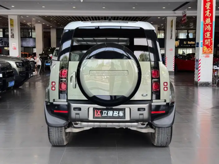 Land Rover Defender 2024 Model 110 3.0T P400 X-Dynamic HSE – фото 4