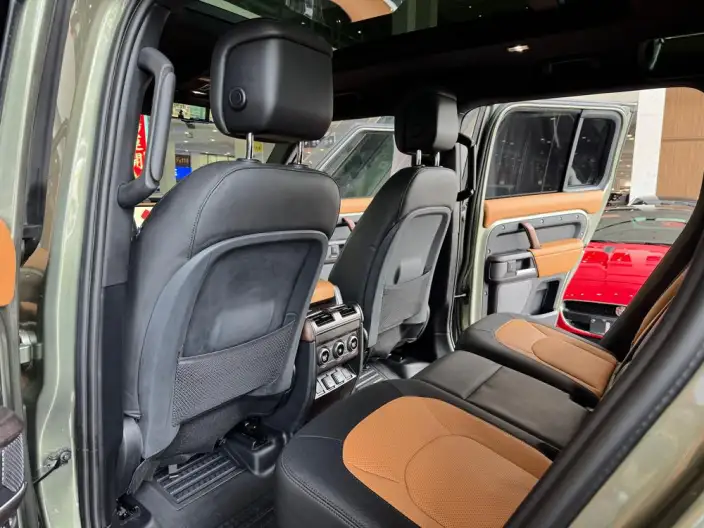 Land Rover Defender 2024 Model 110 3.0T P400 X-Dynamic HSE – фото 6