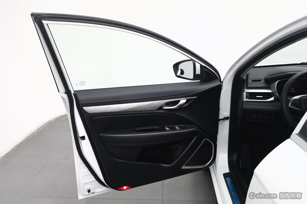 Geely Emgrand 2019 Leader 1.5L CVT Upward Connect China VI – фото 22