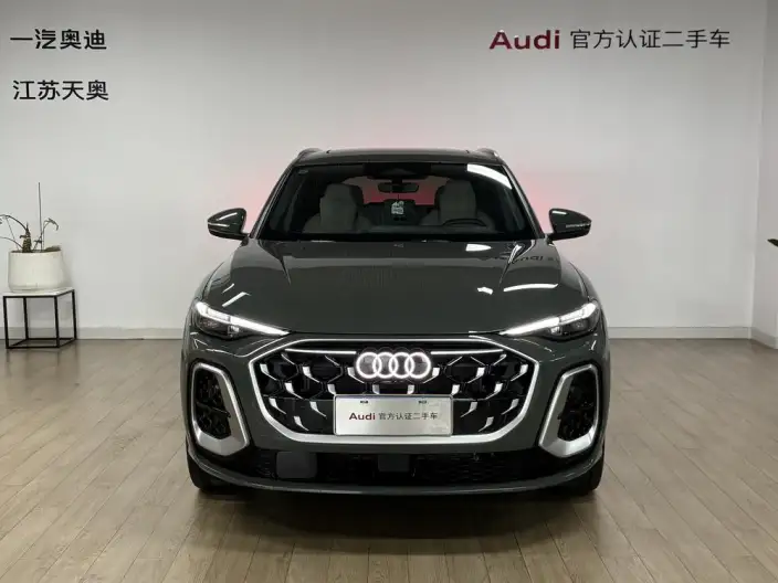 Audi Q5L 2026 Model 2.0T 10M Users Edition Edition – фото 2