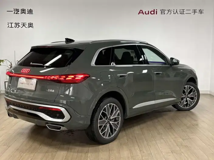 Audi Q5L 2026 Model 2.0T 10M Users Edition Edition – фото 5
