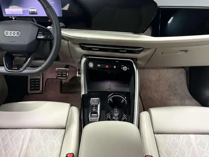 Audi Q5L 2026 Model 2.0T 10M Users Edition Edition – фото 10