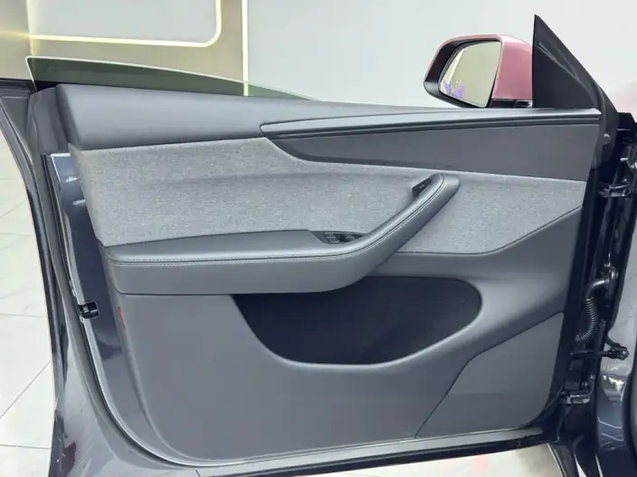 Model Y 2025 Model Rear-wheel drive version – фото 10