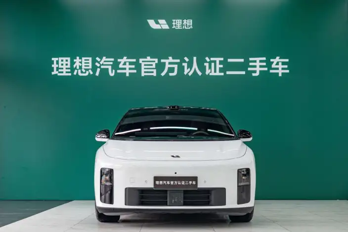 Li Auto i6 2025 Model 2WD Standard Edition