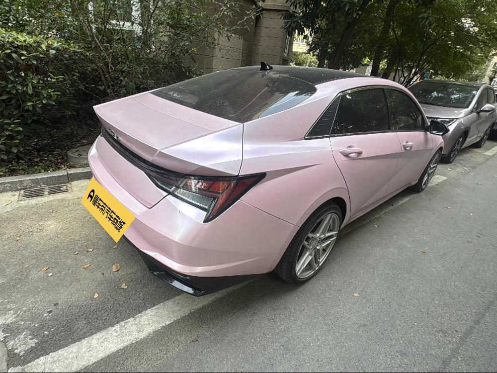 Hyundai Elantra 2021 1.5L CVT LUX Premium – фото 2