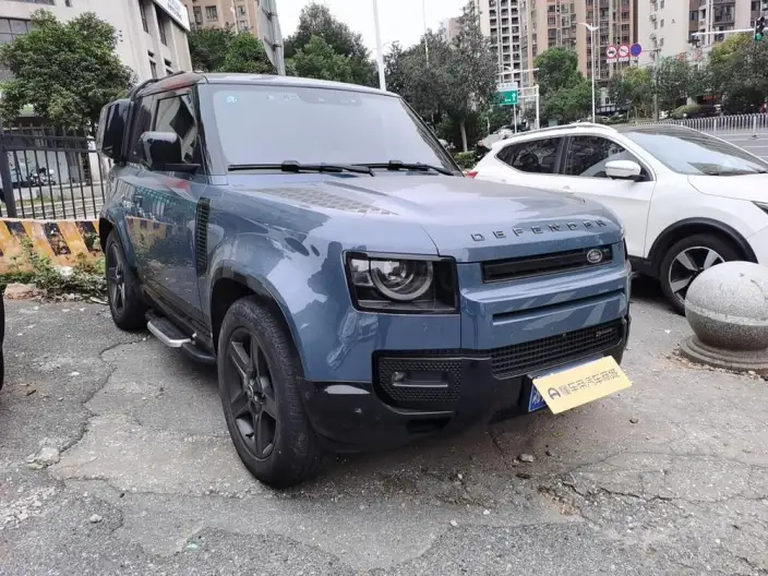 Land Rover Defender 2022 Model 90 P300 X-Dynamic HSE – фото 3