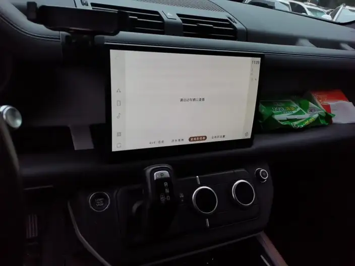 Land Rover Defender 2022 Model 90 P300 X-Dynamic HSE – фото 8