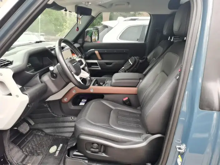 Land Rover Defender 2022 Model 90 P300 X-Dynamic HSE – фото 10
