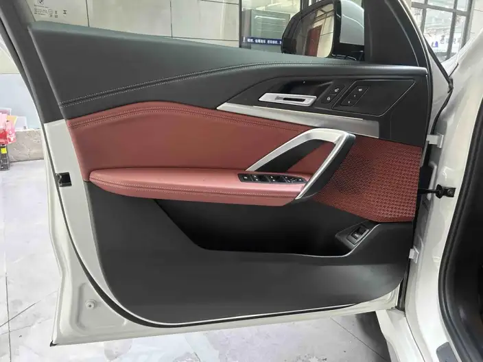 BMW iX 1 2025 Model eDrive25L M Sports Set – фото 10