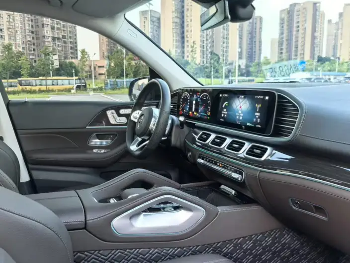 Mercedes-Benz GLS 2023 Model GLS 450 4MATIC Fashion Model – фото 7