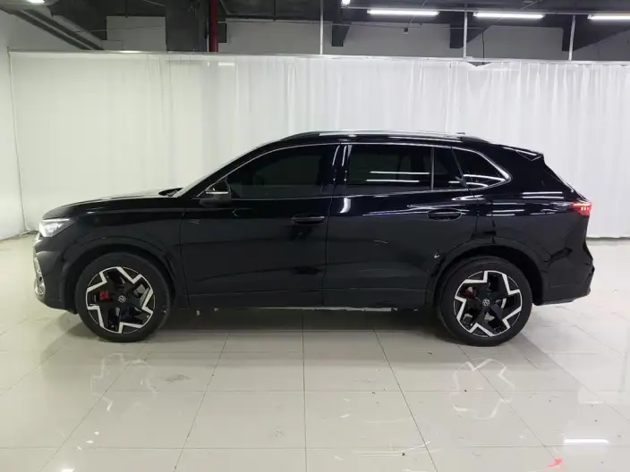 Volkswagen Tiguan L 2024 Model Pro 330TSI 2WD R-Line Smart collar Edition – фото 4