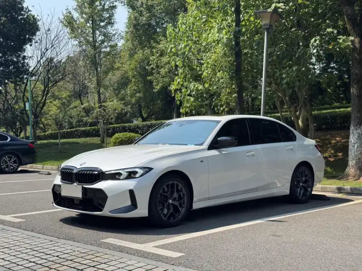 BMW 3 Series 2025 Model 330Li M Sports Night Set – фото 1
