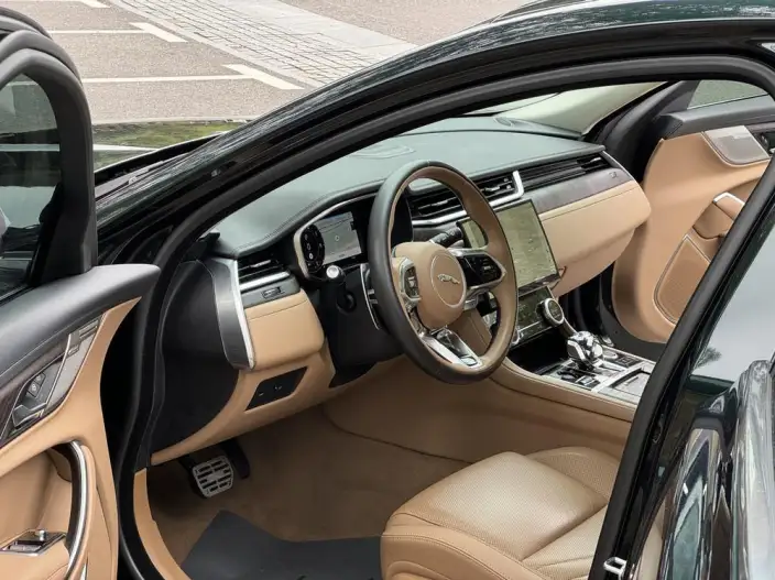Jaguar XFL 2023 Model 2.0T P250 2WD Exclusive Deluxe Edition – фото 9