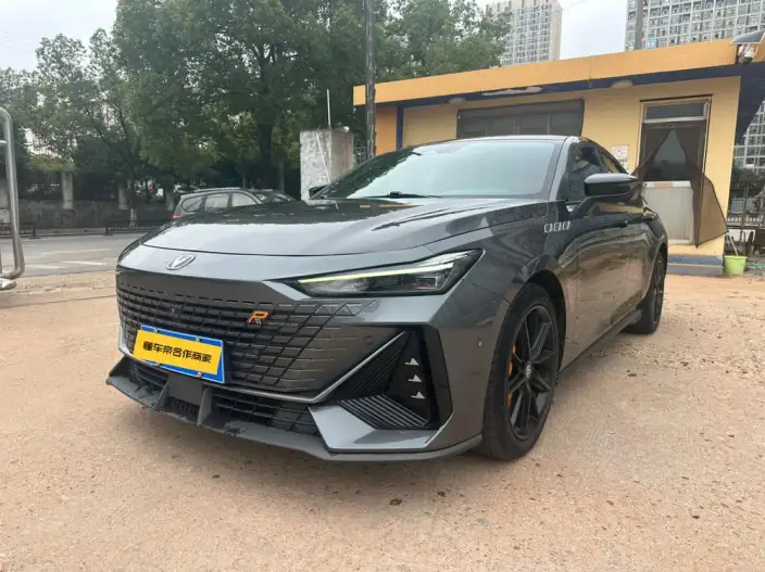 Changan UNI-V 2022 Model 1.5T Smart Pilot Model