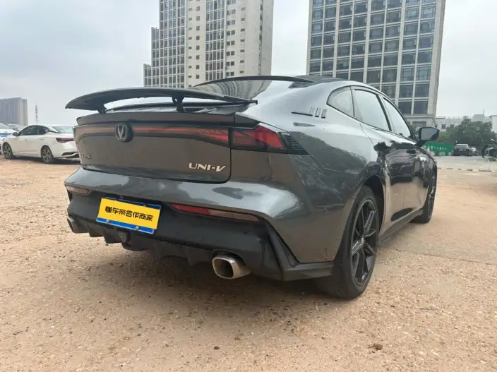 Changan UNI-V 2022 Model 1.5T Smart Pilot Model – фото 7